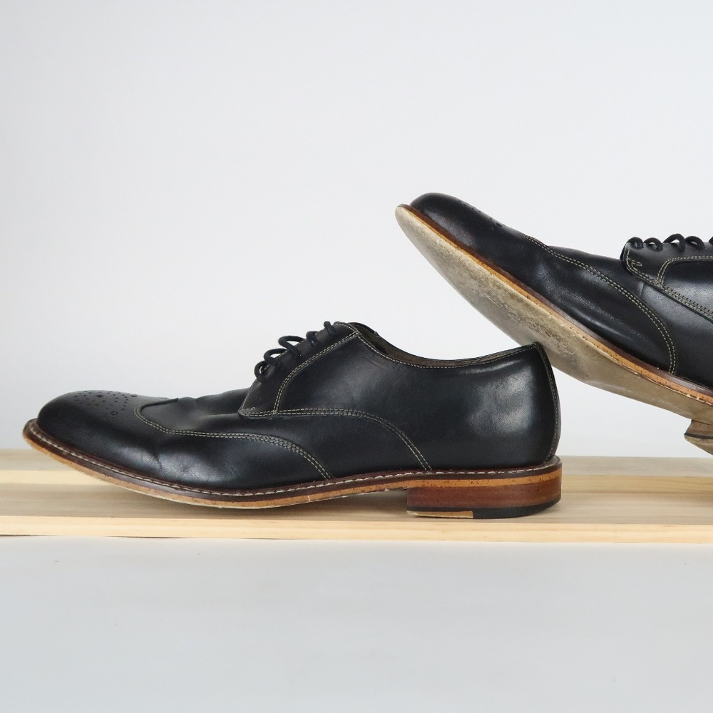 BANANA REPUBLIC Mens Black Leather Wingtip Oxfords